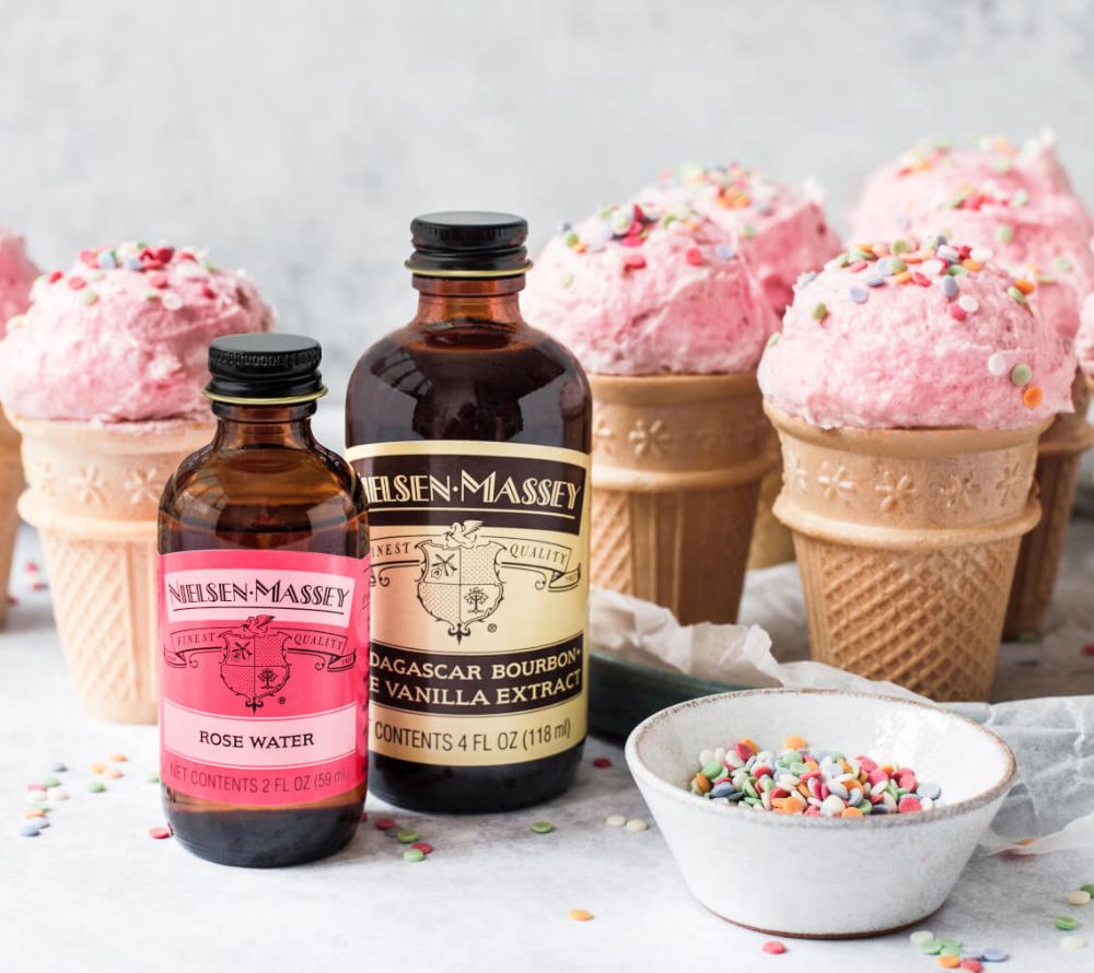 Rosenwasser-Extrakt von Nielsen-Massey kaufen – blumig für Desserts, Gebäck & Cocktails