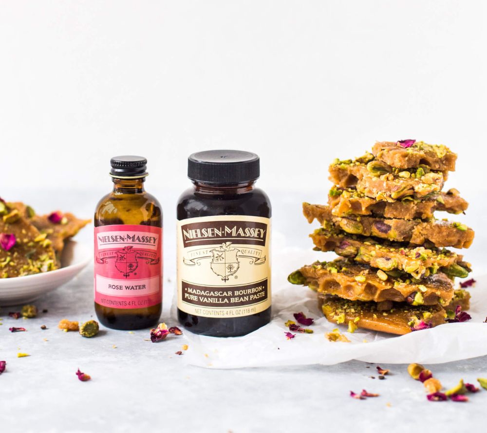 Rosenwasser-Extrakt von Nielsen-Massey kaufen – blumig für Desserts, Gebäck & Cocktails