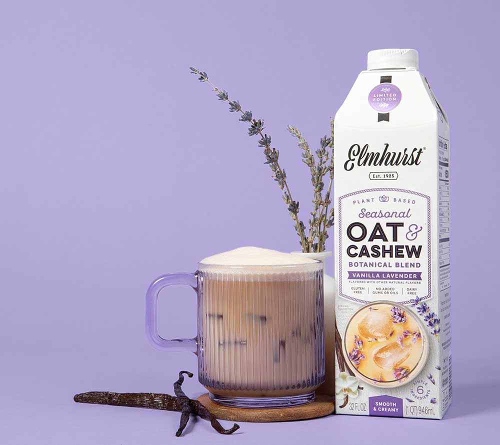 Vanilla Lavender Botanical Blend von Elmhurst kaufen ☆ Sanfte Vanille & Lavendel ☆ Vegan, laktosefrei, glutenfrei ☆ Perfekt für Iced Latte ☆ Jetzt kaufen!