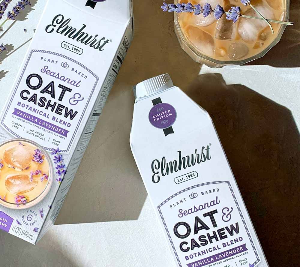 Vanilla Lavender Botanical Blend von Elmhurst kaufen ☆ Sanfte Vanille & Lavendel ☆ Vegan, laktosefrei, glutenfrei ☆ Perfekt für Iced Latte ☆ Jetzt kaufen!
