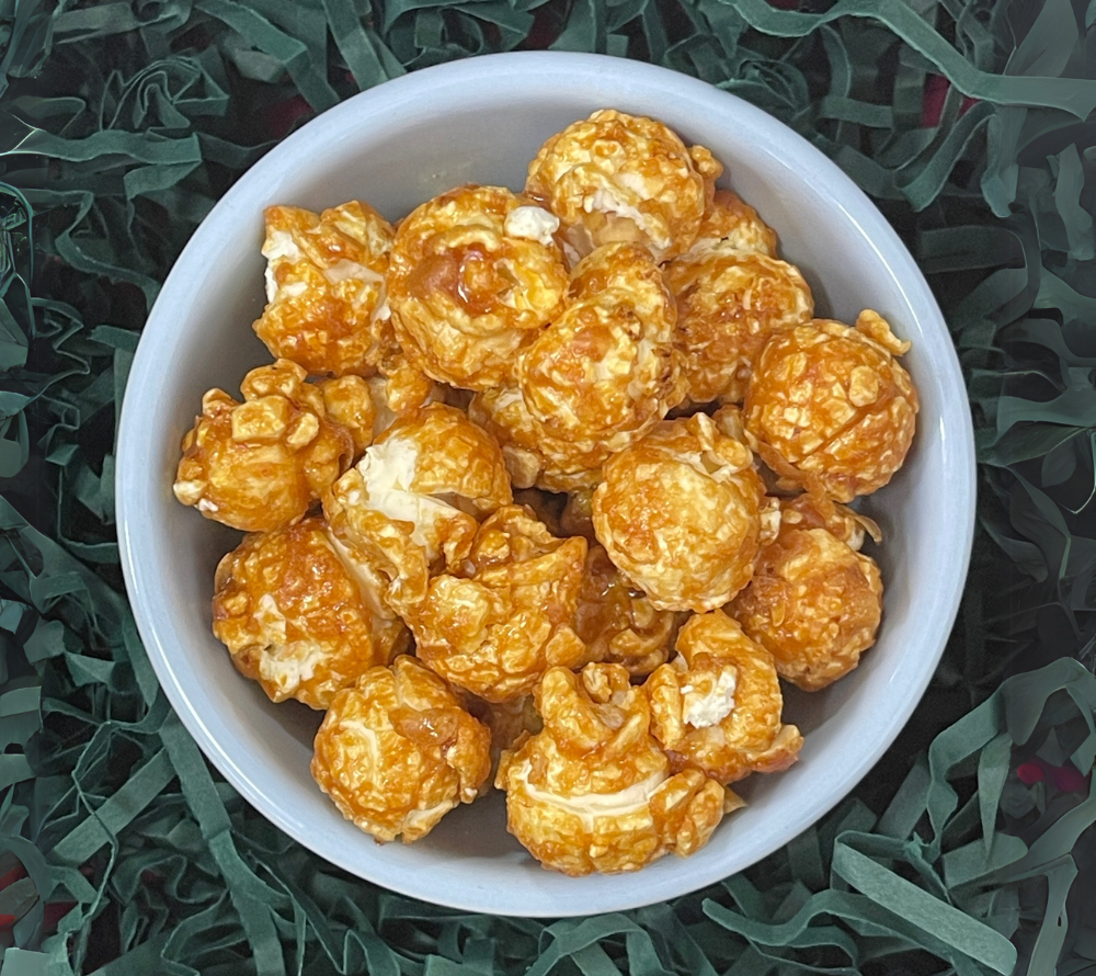 Everly Grace Popcorn Bavarian Almond online kaufen – karamellig mit Mandeln, ideal für Geschenke