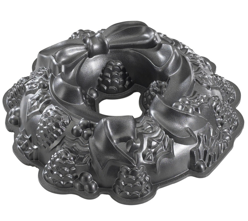 Weihnachtskranz Backform von Nordic Ware