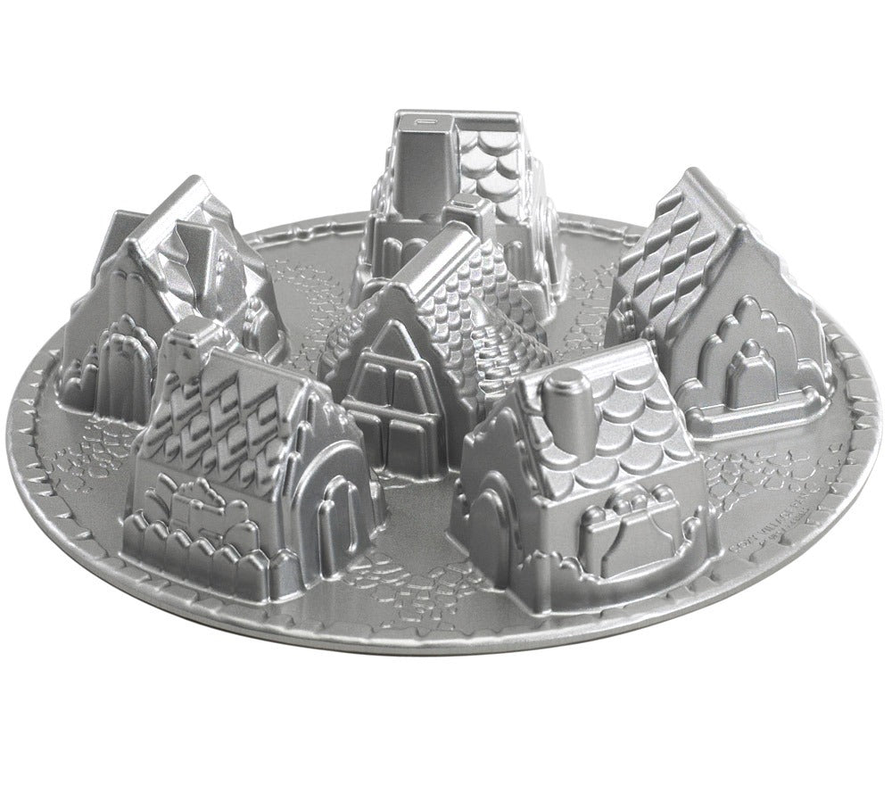 Dorf - Cozy Village Backform von Nordic Ware