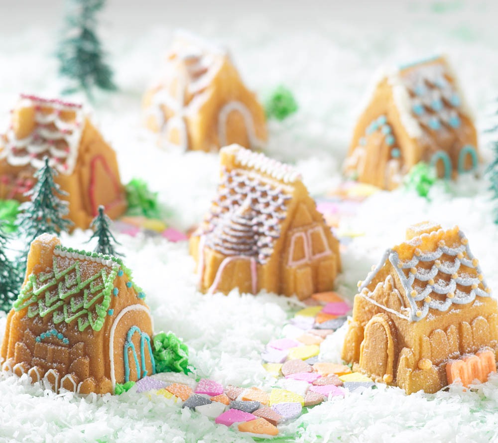 Dorf Backform von Nordic Ware online bestellen – Antihaftform für süßes Kuchen-Dorf