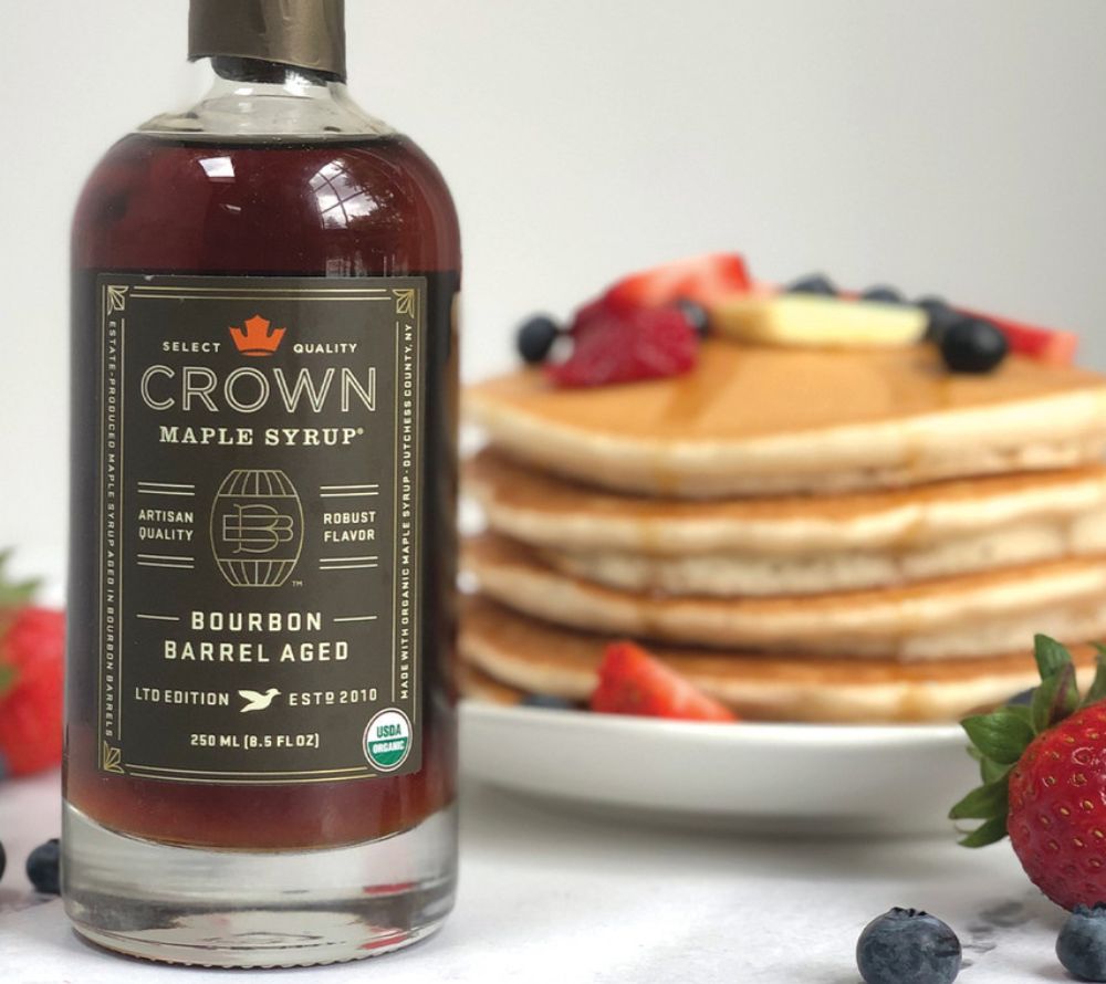 Bourbon Barrel Ahornsirup von Crown Maple online bestellen – Rauchig, Vanille & Eichenaroma