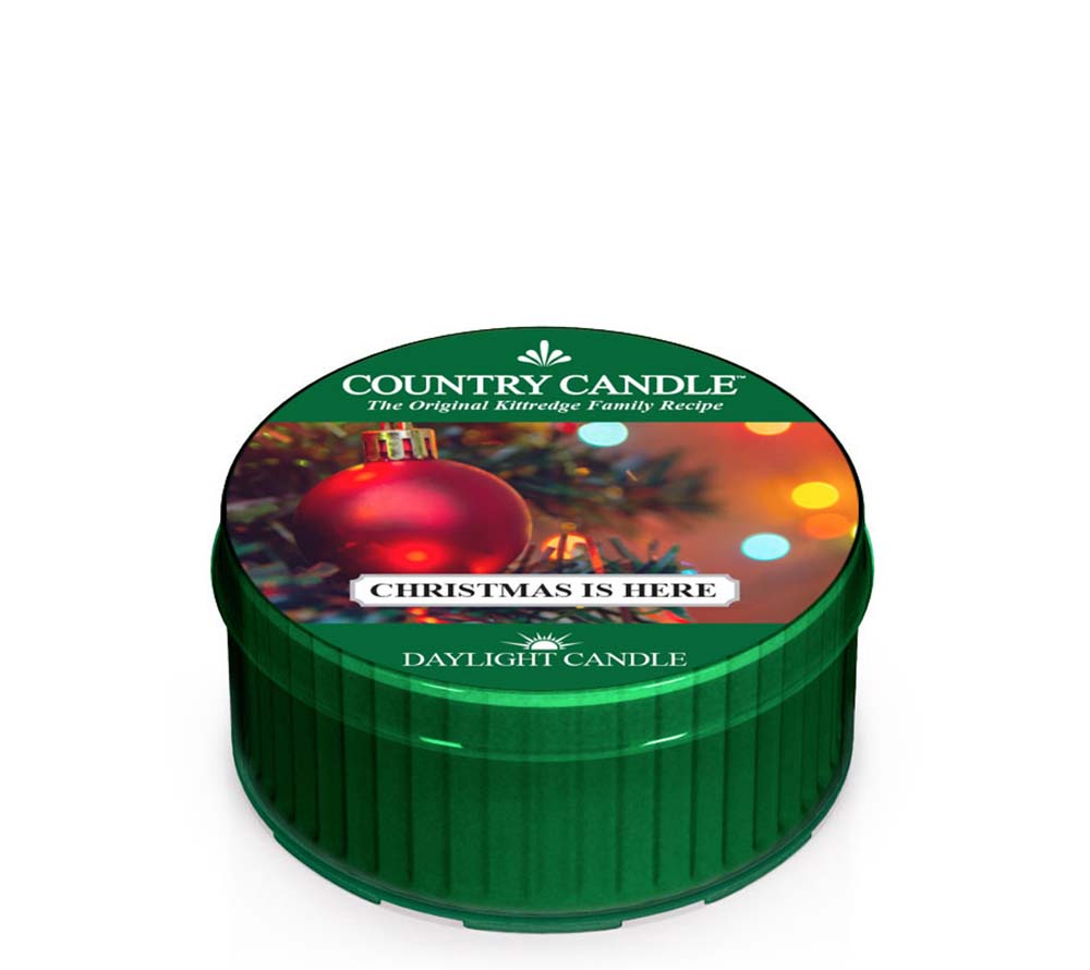 Christmas Is Here Duftkerze von Country Candle kaufen – frischer Duft mit Zedernholz, Amber & Mandarine