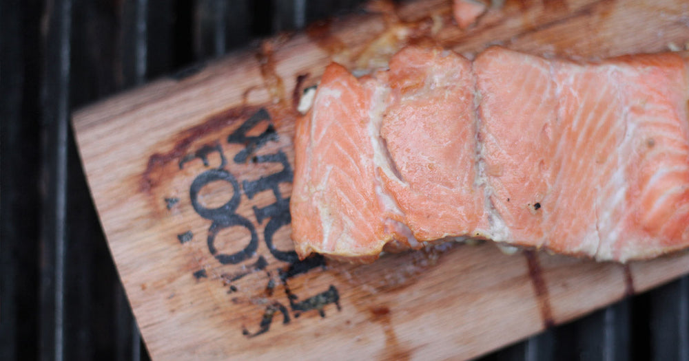 Grillplanke – so grillen Sie Lachs und Fleisch richtig