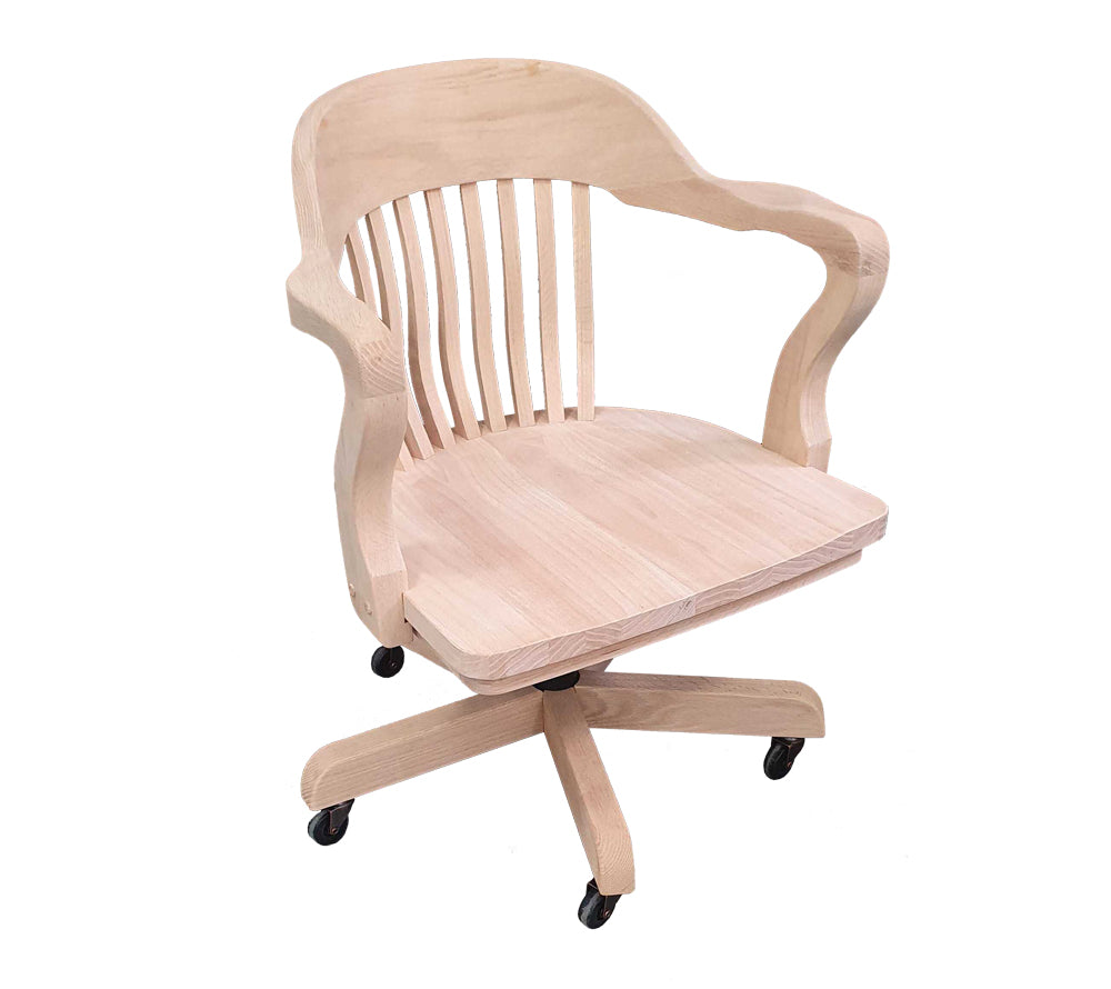 Die original Jasper Stühle der traditionsreichen Jasper Seating Company aus dem südlichen Indiana stehen auch in amerikanischen Gerichtssälen und Büchereien. Diese legendären Stühle werden seit 1929 aus massivem Eichen- oder Ahornholz mithilfe der äußerst seltenen Holz-Dampfbiegetechnik kunstvoll in Jasper, Indiana, gefertigt.