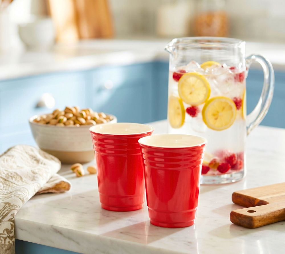Keramik Red Cup Becher: Stylisch, langlebig & spülmaschinenfest. 375 ml für Kaffee, Tee oder Drinks – bringt USA-Feeling in den Alltag. Jetzt entdecken!