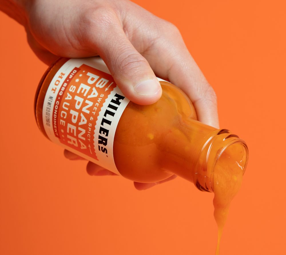 
                  
                    Banana Pepper Hot Sauce von Miller’s kaufen | Scharfe Pfeffersauce mit fruchtiger Süße | Frisch, fettfrei, glutenfrei, Non-GMO | Ideal zu BBQ, Käse & Burger | Scovie Award Gewinner | EU-Versand
                  
                