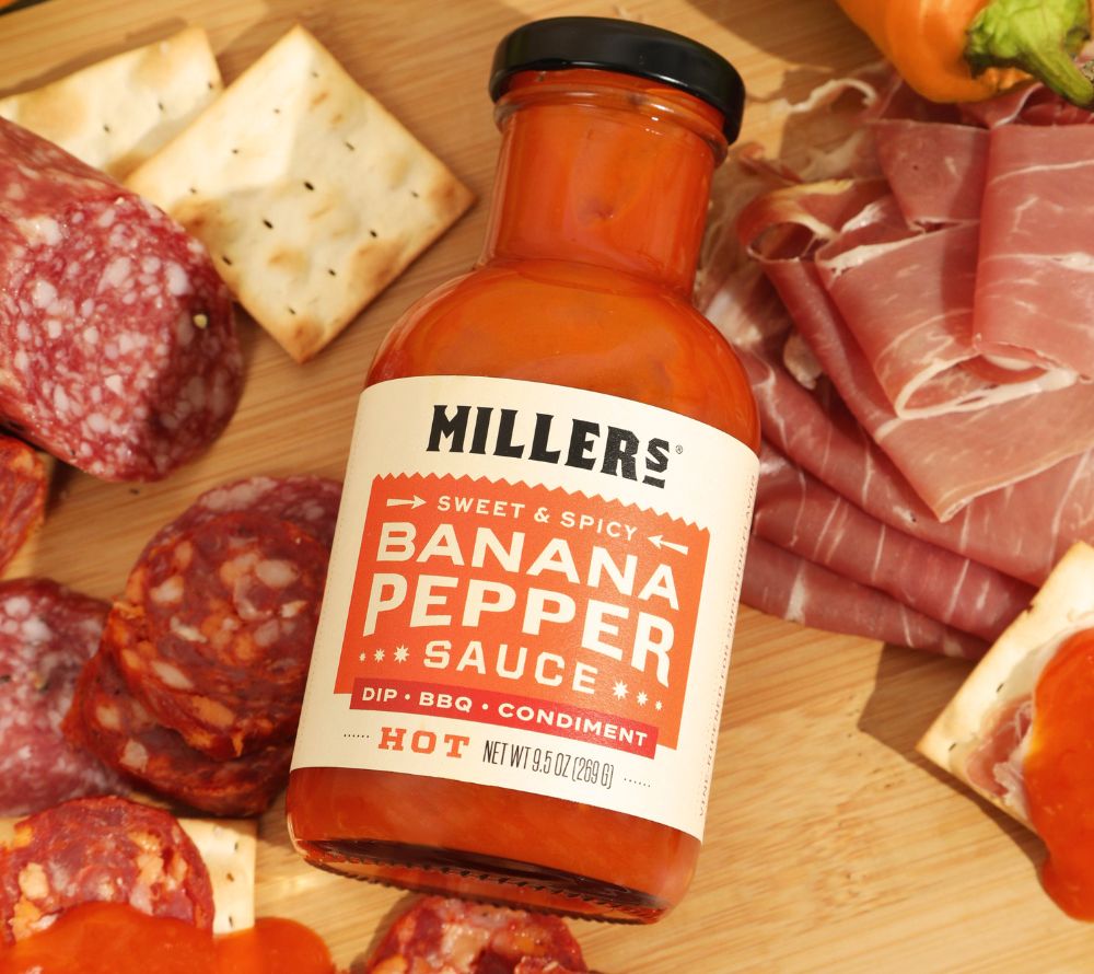 
                  
                    Banana Pepper Hot Sauce von Miller’s kaufen | Scharfe Pfeffersauce mit fruchtiger Süße | Frisch, fettfrei, glutenfrei, Non-GMO | Ideal zu BBQ, Käse & Burger | Scovie Award Gewinner | EU-Versand
                  
                
