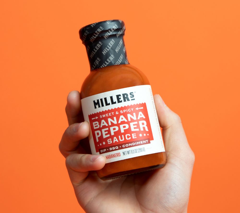 
                  
                    Banana Pepper Habanero Sauce von Miller’s kaufen | Extra scharfe Chilisauce mit Bananenpfeffer & Habanero | Fettfrei, glutenfrei, Non-GMO | Perfekt für BBQ, Burger, Käse | Scovie Award Gewinner | EU-Versand
                  
                