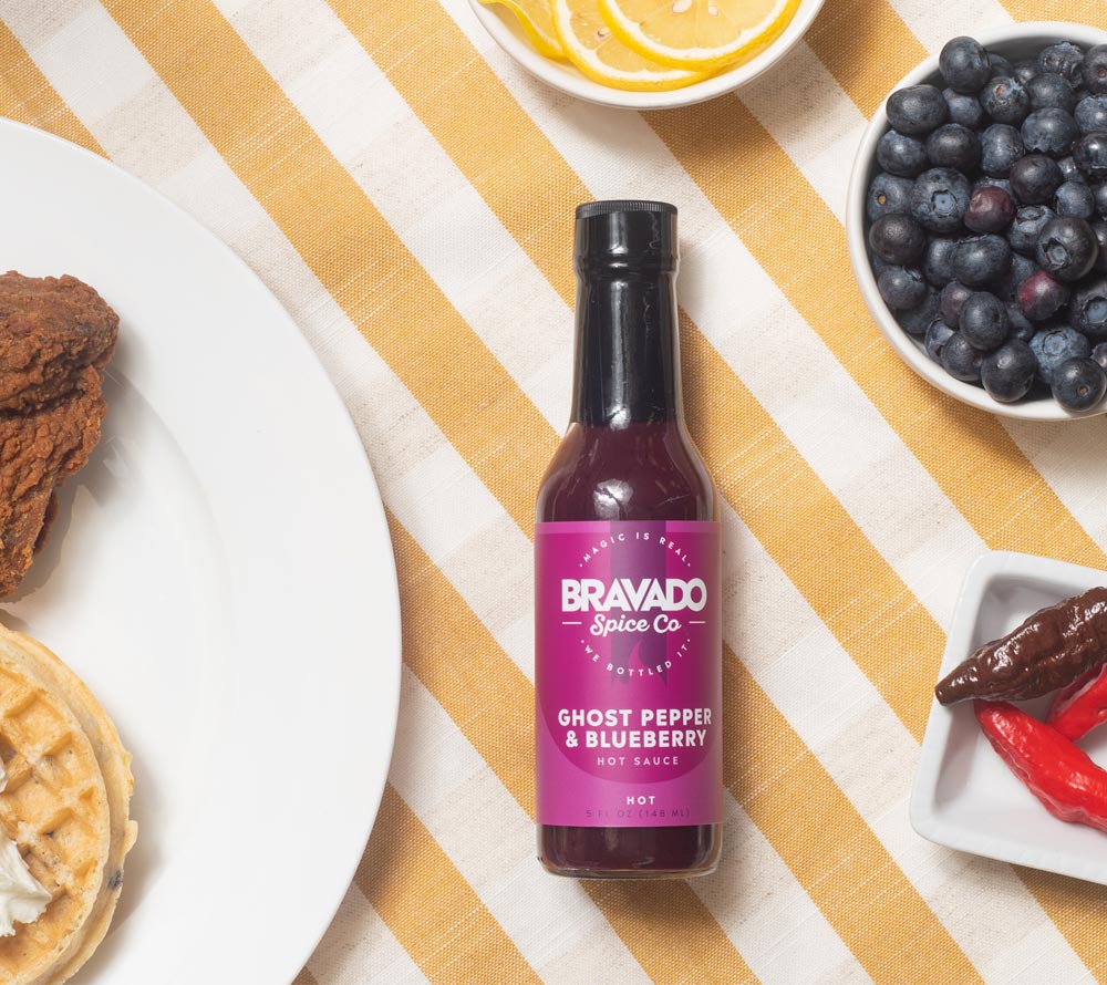 Ghost Pepper & Blueberry Hot Sauce ☆ Mit fruchtigen Blaubeeren ☆ Scharfe Sauce von Bravado Spice Co.