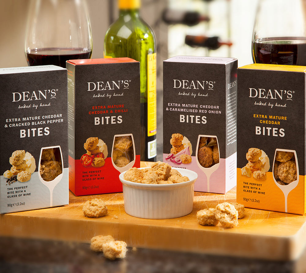 Extra Mature Cheddar Bites von Dean's ☆ Handgemacht mit extra gereiftem Cheddar ☆ Jetzt probieren