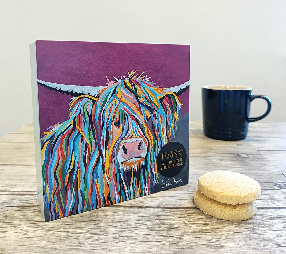 Angus McCoo All Butter Shortbread Tin ☆ Mit Design von Steven Brown ☆ Enthält Dean's All Butter Shortbread Rounds