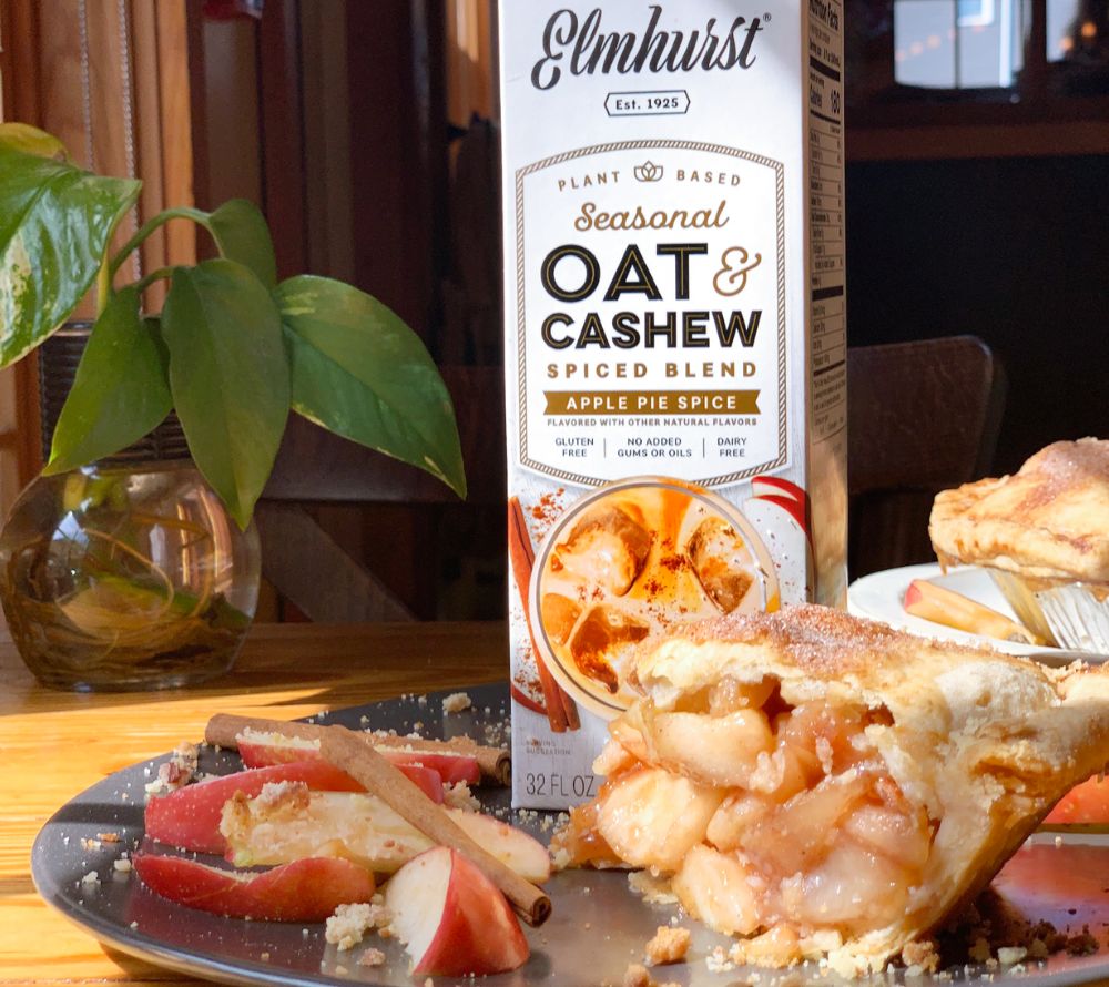 Hafer-Cashew-Milch mit feinem Apple Pie Gewürz ☆ 100 % pflanzlich, vegan und laktosefrei ☆ Non-GMO, glutenfrei & OU-koscher zertifiziert ☆ Jetzt bestellen!