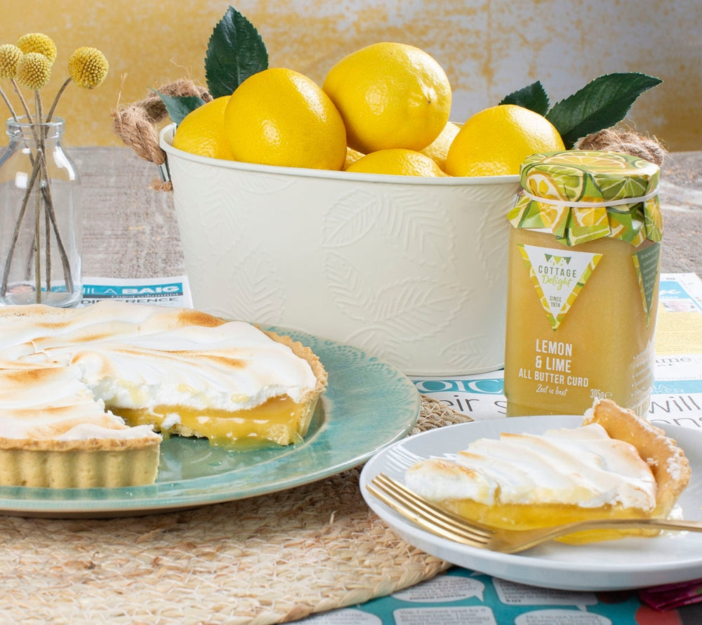 
                  
                    Lemon & Lime All Butter Curd von Cottage Delight kaufen | Englischer Fruchtaufstrich mit Zitrone, Limette & Butter | Handgemacht in England | Für Brot, Scones, Desserts | EU-weiter Versand
                  
                