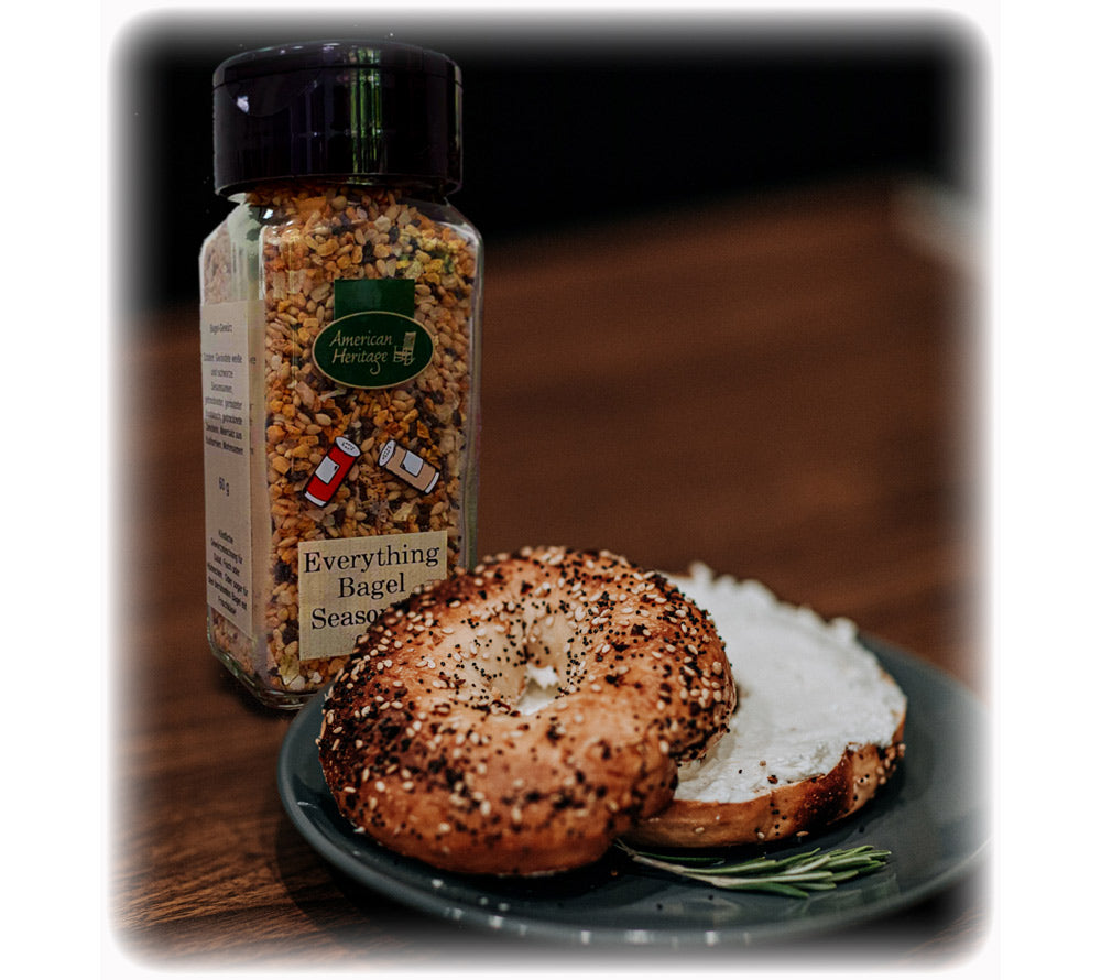 
                  
                    Everything But The Bagel Seasoning mit einem Frischkäse-Bagel
                  
                