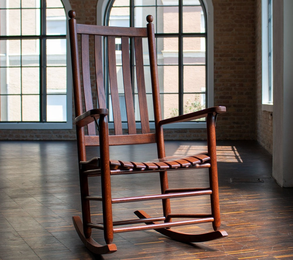 Klassischer Schaukelstuhl Kirsche von Troutman aus Holz von American Heritage