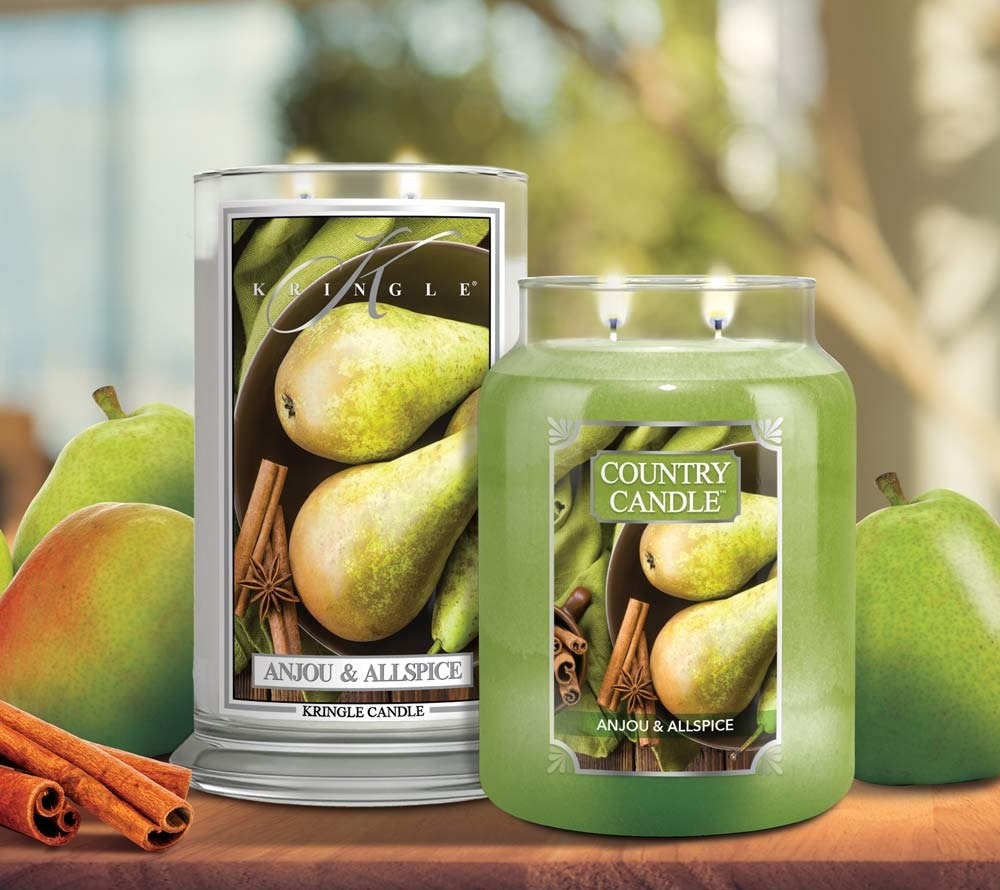 Kringle Candle Anjou & Allspice bei American Heritage ☆ Der legendäre und innovative Kerzenhersteller Kringle Candle aus Massachusetts steht für wundervolles Kerzendesign kombiniert mit feinsten, authentischen Dufterlebnissen. Ins Leben gerufen wurde das Unternehmen von Mick Kittredg