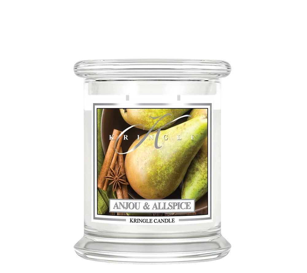 Kringle Jar Medium Anjou & Allspice ☆ Der legendäre und innovative Kerzenhersteller Kringle Candle aus Massachusetts steht für wundervolles Kerzendesign kombiniert mit feinsten, authentischen Dufterlebnissen. Ins Leben gerufen wurde das Unternehmen von Mick Kittredg