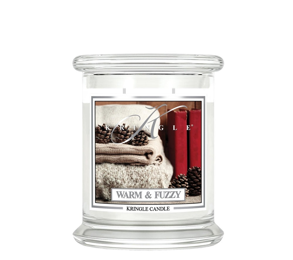 
                  
                    Kringle Jar Medium Warm & Fuzzy ☆ Duftkerze von Kringle Candle mit Zedernholzaroma und Noten von Veilchen und Rose. Wärme und Behaglichkeit in der kühleren Jahreszeit.
                  
                