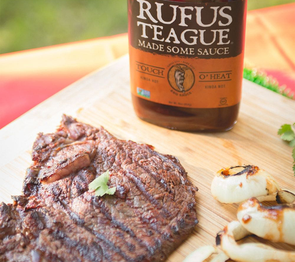 BBQ Sauce von Rufus Teague ☆ Mit erlesenen Chipotle Chilis ☆ Aus rein natürlichen Zutaten ☆ Vielseitig einsetzbar ☆ Non-GMO » Jetzt probieren! 