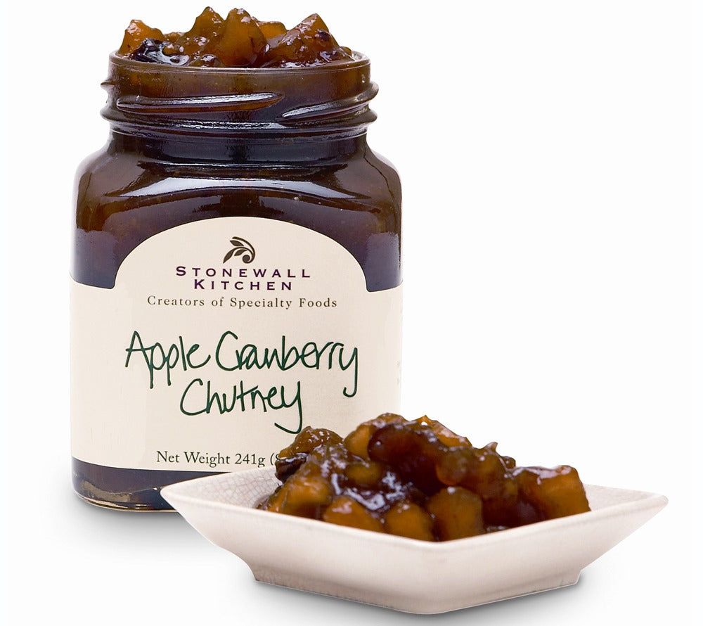 Apple Cranberry Chutney von Stonewall Kitchen ☆ Süße Äpfel und herbe Cranberries, verfeinert mit Kräutern und Gewürzen ☆ Ideal zu Fleisch, Geflügel und Käse. Jetzt probieren!