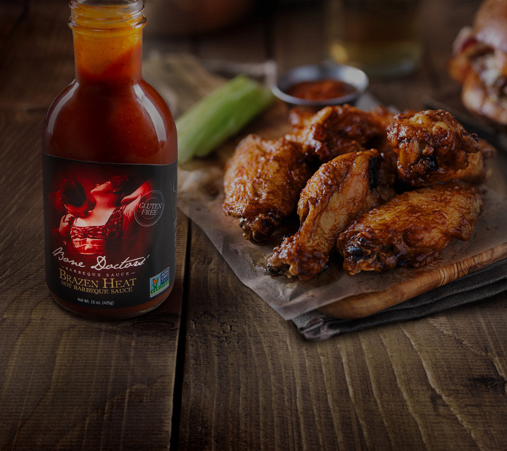 Bone Doctors‘ Brazen Heat Hot Barbeque Sauce ist wahrlich etwas für die Schärfe-Liebhaber unter den Grillfans. Jetzt probieren!