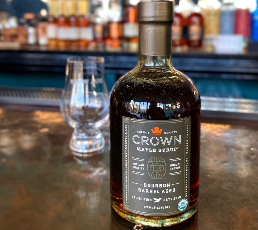 
                  
                    Crown Maple Bourbon Barrel Ahornsirup kaufen ☆ Bio-Qualität ☆ Für Pancakes, Waffeln und Desserts ☆ Mehr Sorten ☆ Jetzt probieren!
                  
                