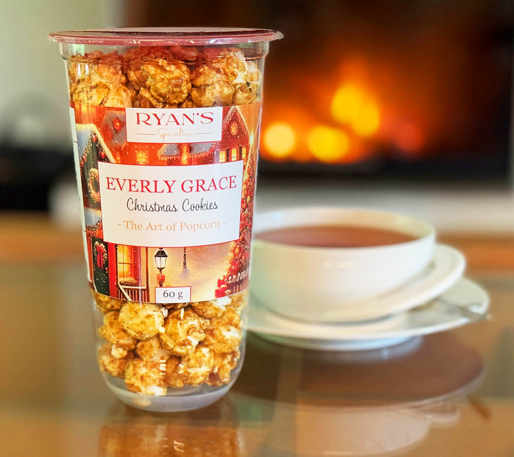 Everly Grace Popcorn - Christmas Cookie kaufen ☆ Mit Karamell und Spekulatius-Gewürzen ☆ Der perfekte Snack ☆ Mehr Sorten ☆ Jetzt probieren!