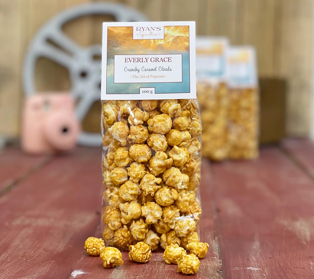 Everly Grace Popcorn Cup - Crunchy Caramel Clouds 60 g kaufen ☆ Mit knusprigem Karamell und Bourbon Vanille ☆ Der perfekte Snack