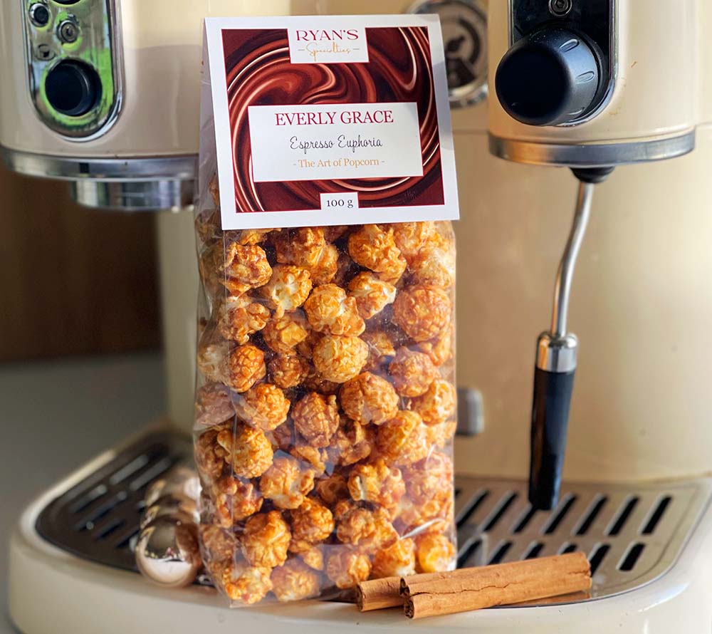 Everly Grace Popcorn Bag - Espresso Euphoria 100 g ☆ Everly Grace Popcorn - Espresso Euphoria ☆ Mit süßem Karamell und Espresso ☆ Ohne Aromen und Farbstoffe