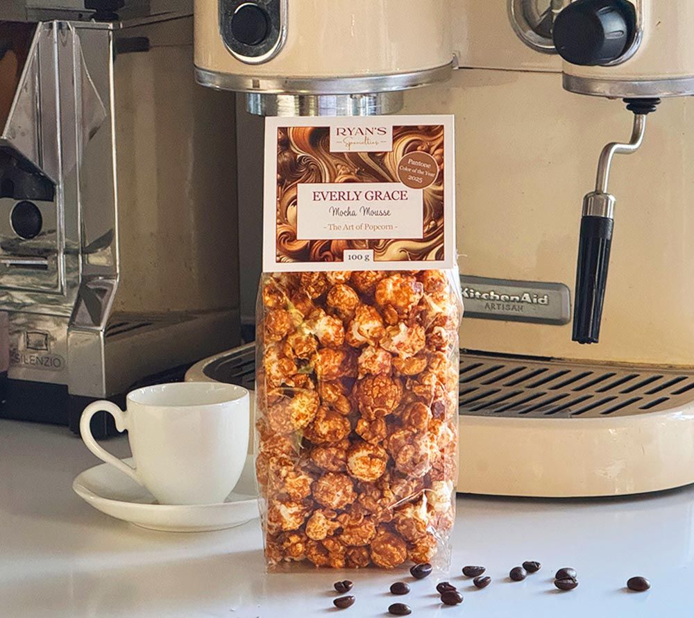 Everly Grace Popcorn - Mocha Mousse kaufen ☆ Cremiger Mocha und zarte Schokolade ☆ handgefertigt ☆ Für Kaffeeliebhaber ☆ internationaler Versand