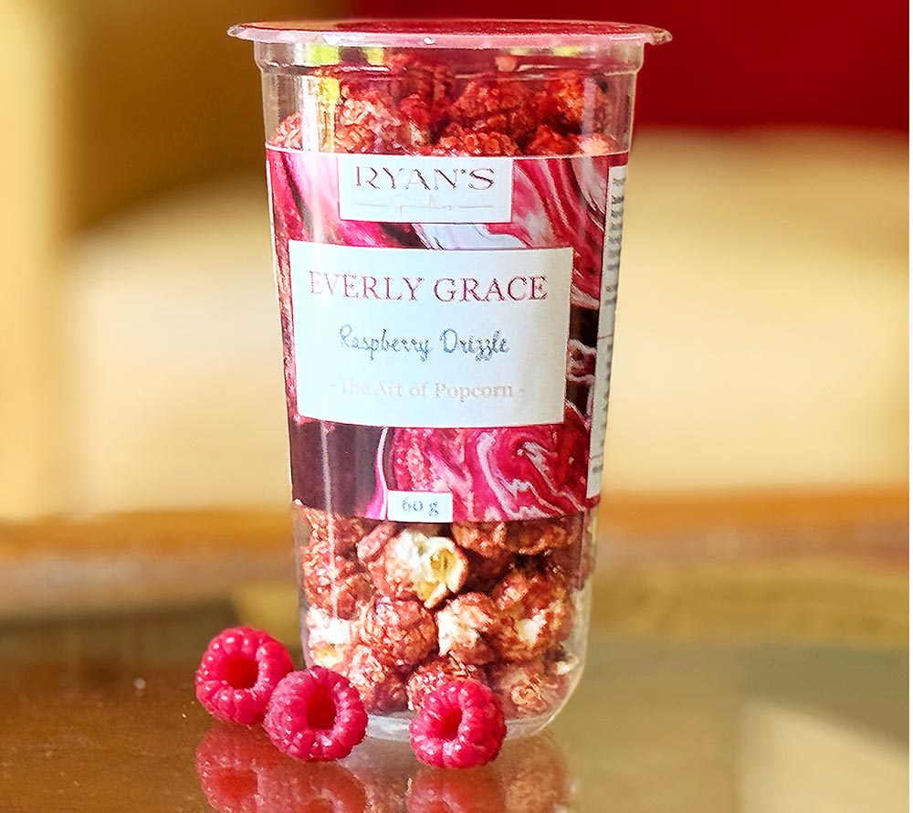 Everly Grace Popcorn - Raspberry Drizzle kaufen ☆ Himbeerpopcorn mit Acerolakirsche ☆ Ohne künstliche Farbstoffe und Aromen ☆ Jetzt probieren!