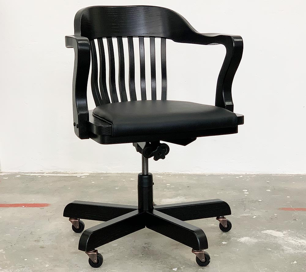 Jasper Stuhl 980C Boston Eichenholz Ecru mit schwarz gepolstertem Leder
