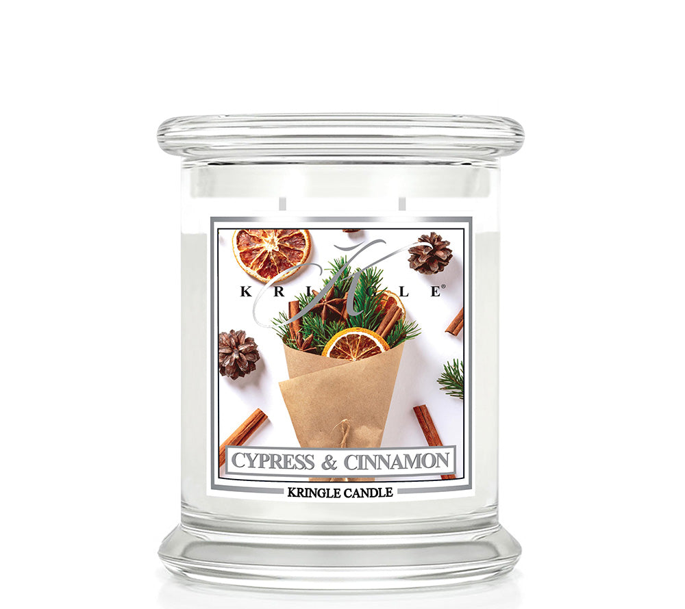 Medium Cypress & Cinnamon (14.5 oz-Glas, 2-Docht) kaufen ✚ Kringle Candle ✚ Große Auswahl ✚ Made in USA ✚ Weltweiter Versand
