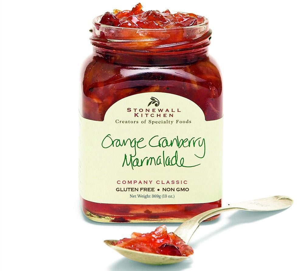 Orange Cranberry Marmalade von Stonewall Kitchen ☆ Klassischer Fruchtaufstrich mit orangenschalen und süßen Cranberries ☆ Perfekt auf Toast, Croissants oder Pancakes ☆ Verfeinert Saucen und Aioli. Jetzt genießen!