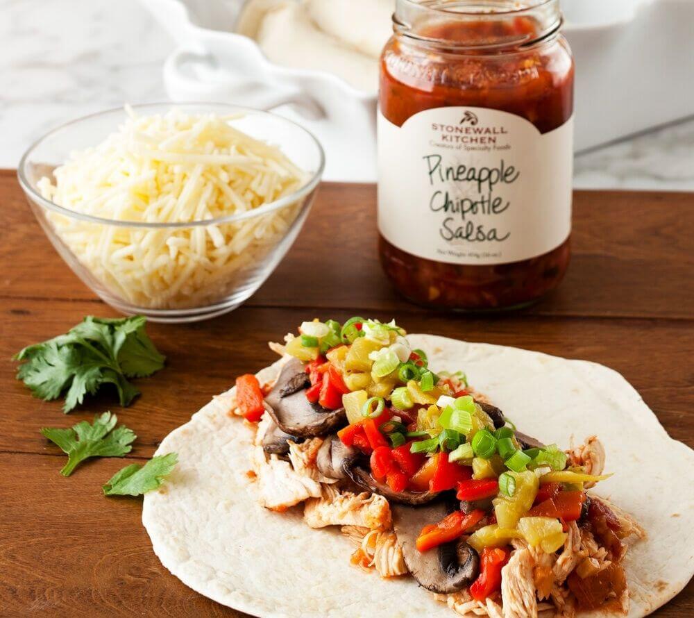 
                  
                    Pineapple Chipotle Salsa von Stonewall Kitchen ☆ Fruchtig & leicht rauchig ☆ Mexikanischer Klassiker ☆ Hervorragend zu Tacos » Jetzt probieren!  
                  
                