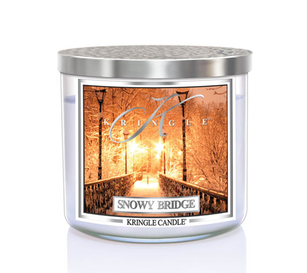 Snowy Bridge Kringle Candle Silver Lid von American Heritage