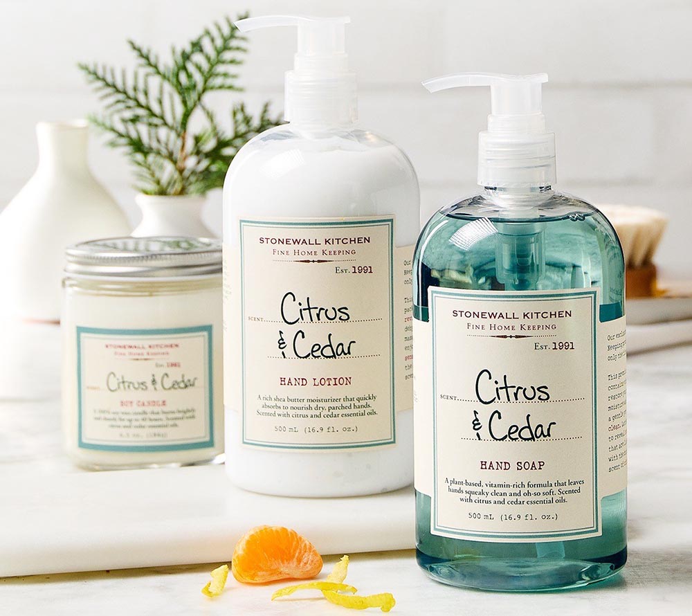 
                  
                    Stonewall Kitchen Fine Home Keeping Citrus & Cedar Hand Lotion von American Heritage
                  
                