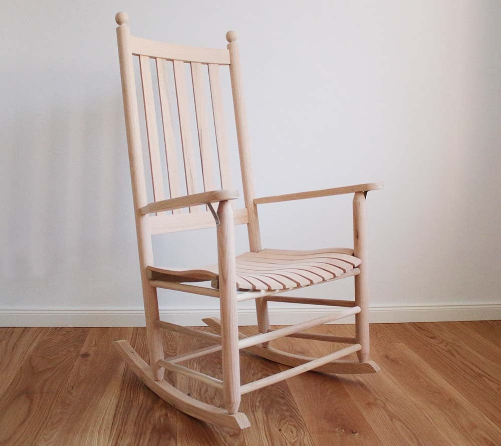Plantation Schaukelstuhl aus unbehandeltem Eichenholz von Troutman