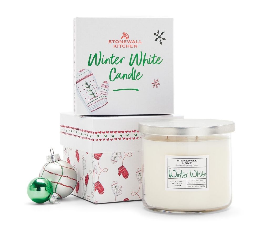 Winter White Duftkerze Holiday 2021 von Stonewall Kitchen